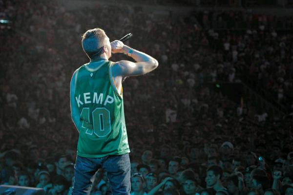 DIOS <a href="/macklemore/">Macklemore</a>