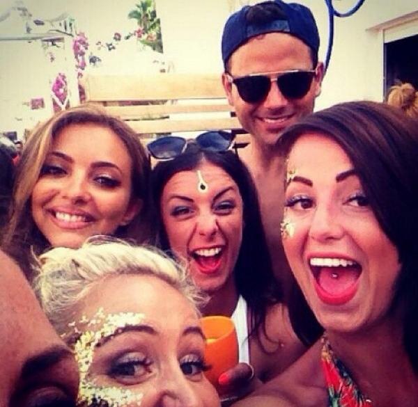 PersianMixers's tweet photo. جيد در lbiza
#persianmixers #lm #littlemix #jade http://t.co/Ynv2IhxZ4m