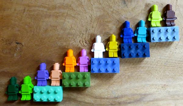 Bettyandflo's tweet photo. #handmade crayons.Lego men 55p ea or 10 for £5 and Lego blocks 75p ea or 10 for £6. #handmadehour #torbayhour http://t.co/r1IlQnrDsM