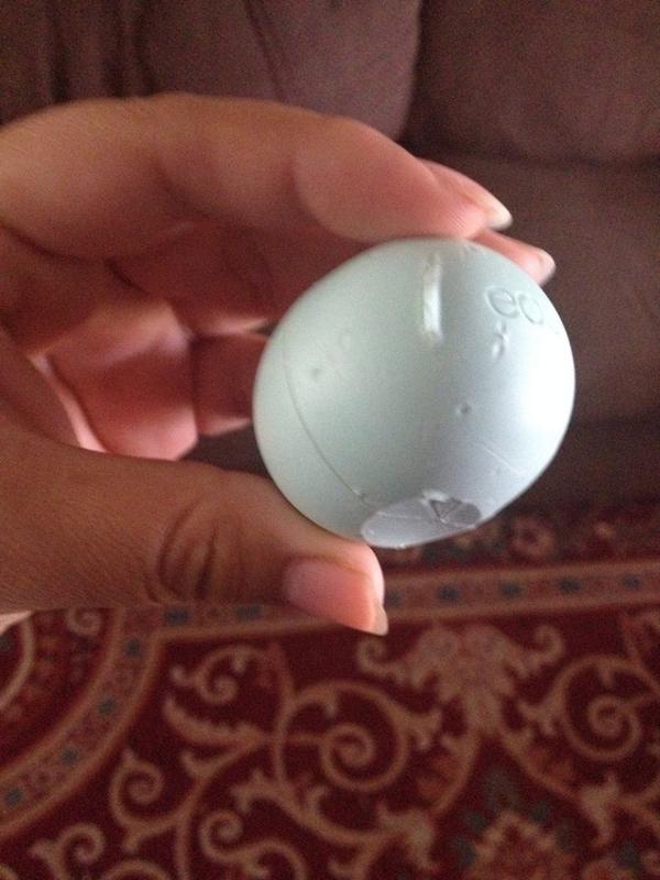 melissaaroycee's tweet image. when your dog thinks your lip balm is a toy #totallyrelatable