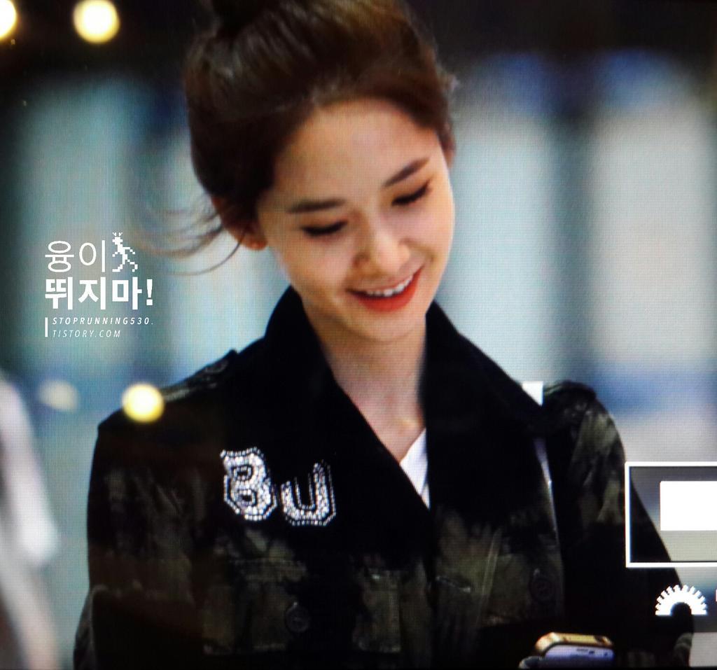 [PIC][07-09-2014]YoonA trở về Hàn Quốc vào sáng nay Bw4Q495CEAEfSWU