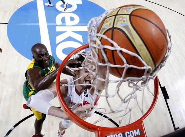 elpais_deportes's tweet photo. ¡Final! España gana a Senegal (89-56) y jugará en cuartos de final contra Francia #Spain2014 http://t.co/bMRHMavCFP http://t.co/csp3GpMVCy