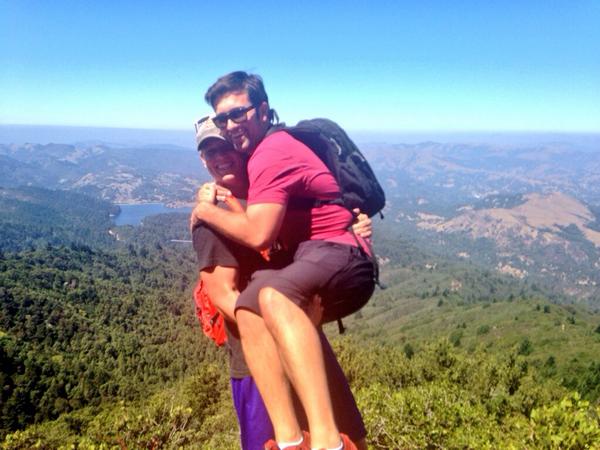 kellyshalk's tweet photo. @HugsWithPhil Mountain man hugs http://t.co/IhtkFyRH54