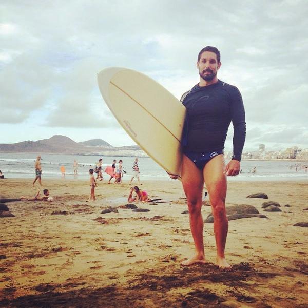 Victor_JR86's tweet photo. Despues de un dia de #crossfit #paddelsurf y #surfski un poco de #surf  en #lascicer, quien da más http://t.co/Kfcw5atlFA