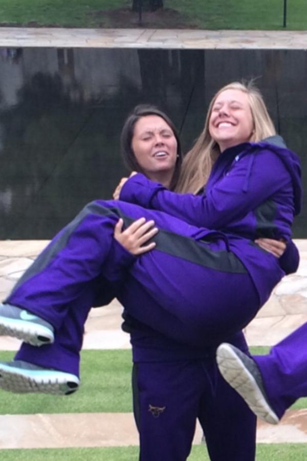 maddy_burandt's tweet photo. When you can't handle the thickness @BREzy_baby http://t.co/n4TG01lQJd
