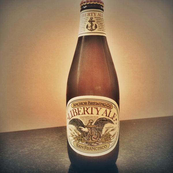 Cal0's tweet photo. Buenas pintas artesanales en @sm_rey  tienen buena variedad!! #todoconquesosabemejor  #beertasting 🍻 http://t.co/aM5m18Q4fX