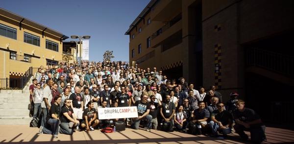 kingatarthur's tweet image. Group picture at #drupalcampla