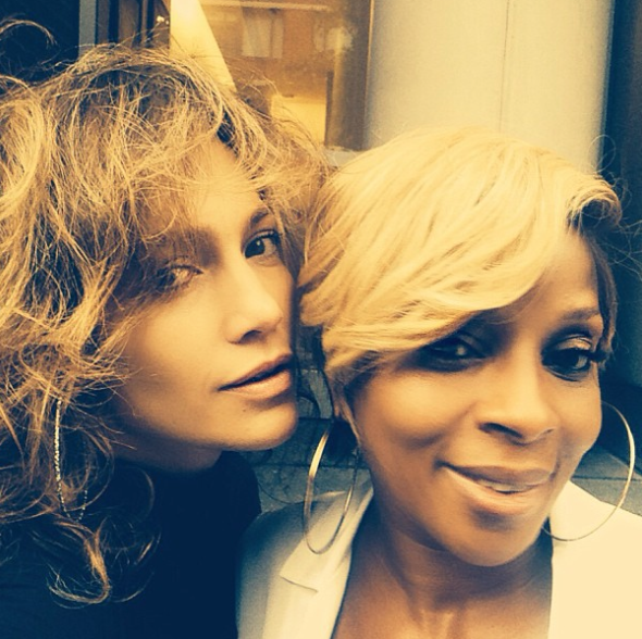 You never know who's gonna drive by when u just hanging out on the stoop… @maryjblige #ILoveNY #bronxgirls