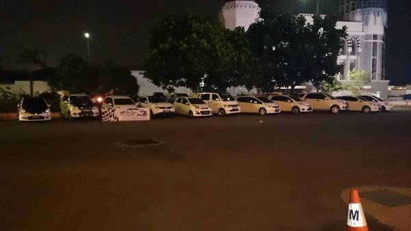 WCIBandung's tweet photo. KOPDAR White Car Indonesia di Trans Studio Mall, Sabtu 06-09-2014.. Cc: @Whitecar_ID @ridwankamil http://t.co/OgG4p3zAiR
