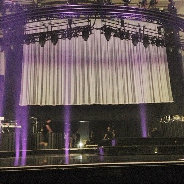 DevonneWorldBR's tweet photo. Falta poucos minutos para a DEMI World Tour http://t.co/tnEVETUh8e