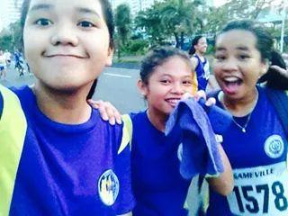 Annskieeeee's tweet photo. Got this pic.
#throwbackfunrun http://t.co/hAP2Nj0tr0
