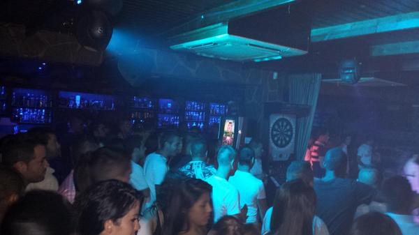 pubsiroko's tweet photo. Vamos que esto sube y sube!! #SabadoNoche #DeDesfile http://t.co/HZEPuhEjMU