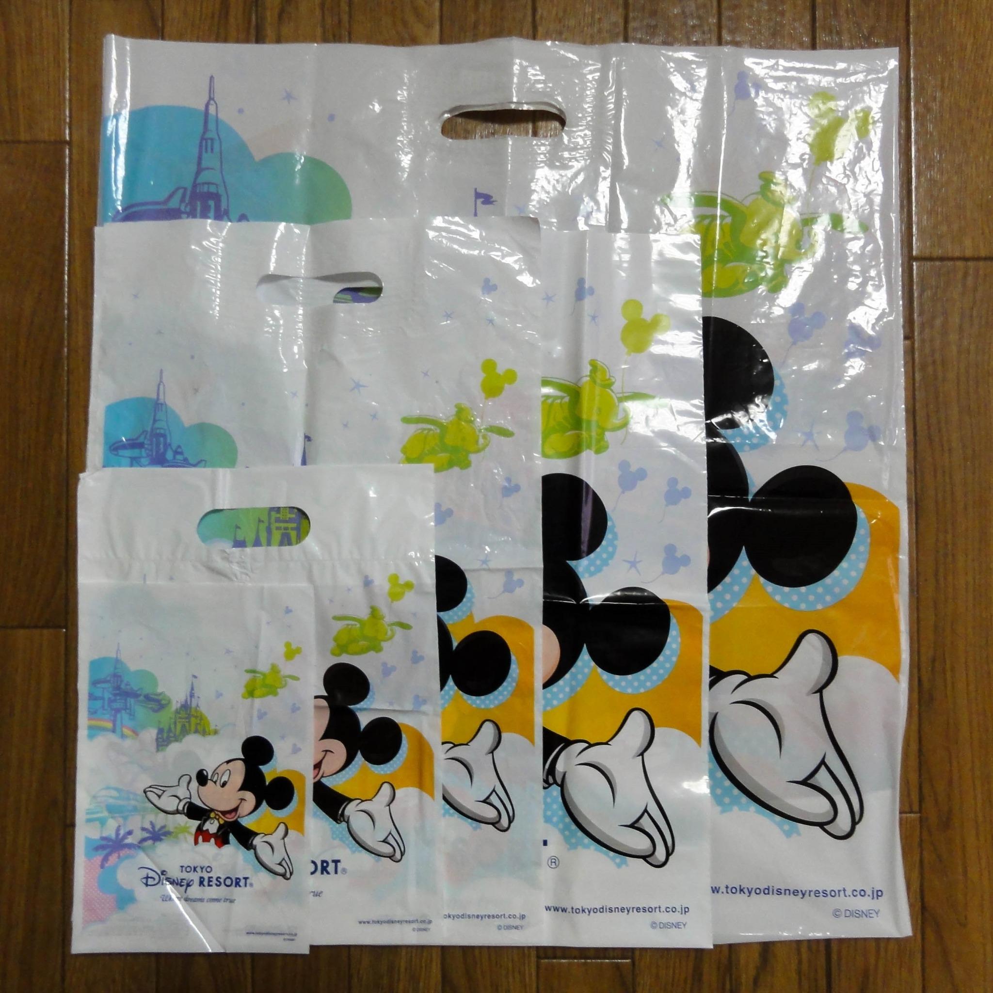 舞浜新聞 東京ディズニーリゾートのショッパー お土産袋 のサイズは5種類 レギュラーデザインの画像をちょっと貼っておきますね Tdr Disney 舞浜新聞 Http T Co Ugav5xqs0z Twitter