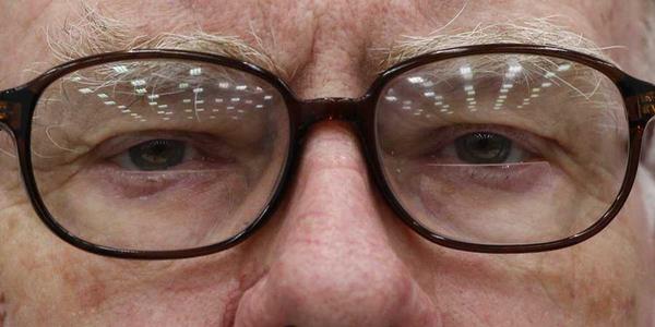 BusinessInsider's tweet image. Warren Buffett's 23 Best Insights About Investing read.bi/VXZq7R