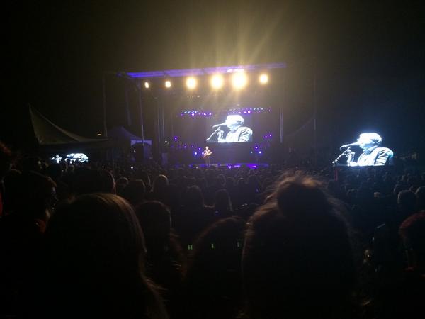 myHuron's tweet photo. @stevenpage closing off #OWeekWestern at #OneLove is amazing! #CanadianMusic http://t.co/8qEU9KmIQV