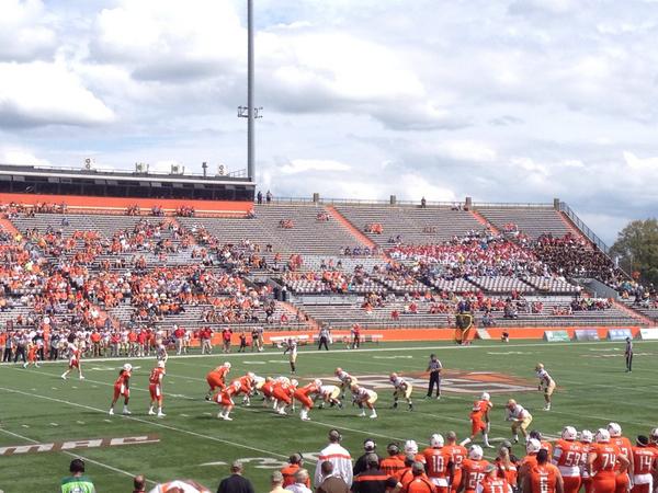 AllisonKluge3's tweet photo. I went to my first BGSU football game today!!!π #itsfalcontime @ann_howard_14 http://t.co/rGAc35Yjjh
