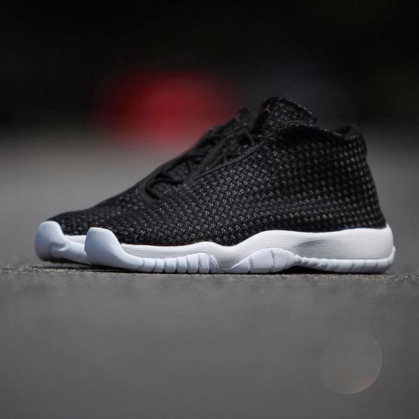 ModernNotoriety's tweet photo. Jordan Future goes "Oreo" http://t.co/GUBfAtohBK http://t.co/MDbPaPgpho