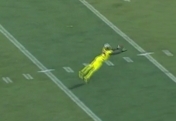 BleacherReport's tweet photo. VIDEO: Oregon's Ifo Ekpre-Olomu lays out to pick off Michigan State's Connor Cook to seal win http://t.co/u933YmyALV http://t.co/p19ve3abxr
