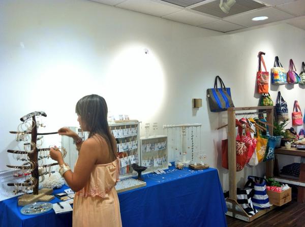 フレーム付。ALOHA　大人気の希少な作品 花井祐介　ハワイ Amazon.co.jp: 花井祐介 アートプリント「HAWAII」 ポスター Yusuke