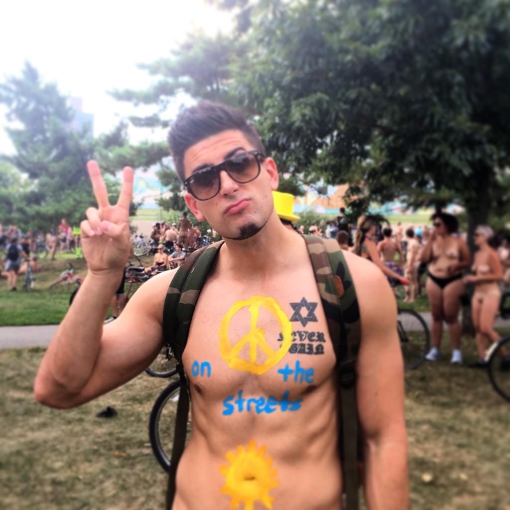 Jesse on Twitter: "Naked Philly Bike Ride. http://t.co/O6KHdXoSvh"