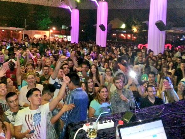 maria_hb18's tweet photo. Una noche increíble en @LaridaLleida con gente estupenda 🙌 http://t.co/xds0yqhFvD