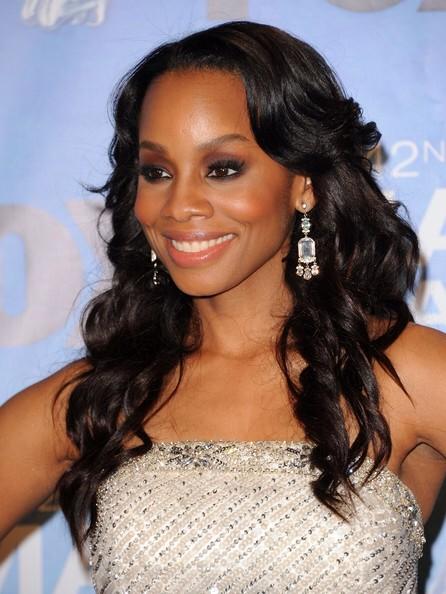 Happy Birthday to Anika Noni Rose! Disney fans will recognize her as the voice of Tiana! 