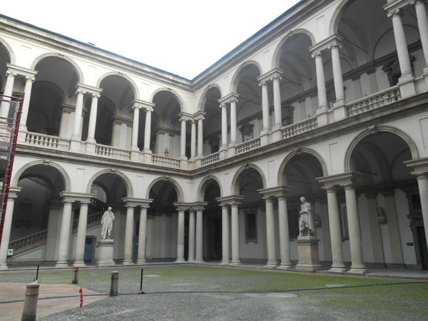 si_italy's tweet photo. Милан. http://t.co/uKLJAUSdQB