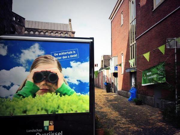 CuliCaravan's tweet photo. Kom je ook kijken en proeven in #Enschede @proefeet @LandschapOV #samenwerken Jacobus kerkplein #zilverenduyt http://t.co/b04p46OiLG