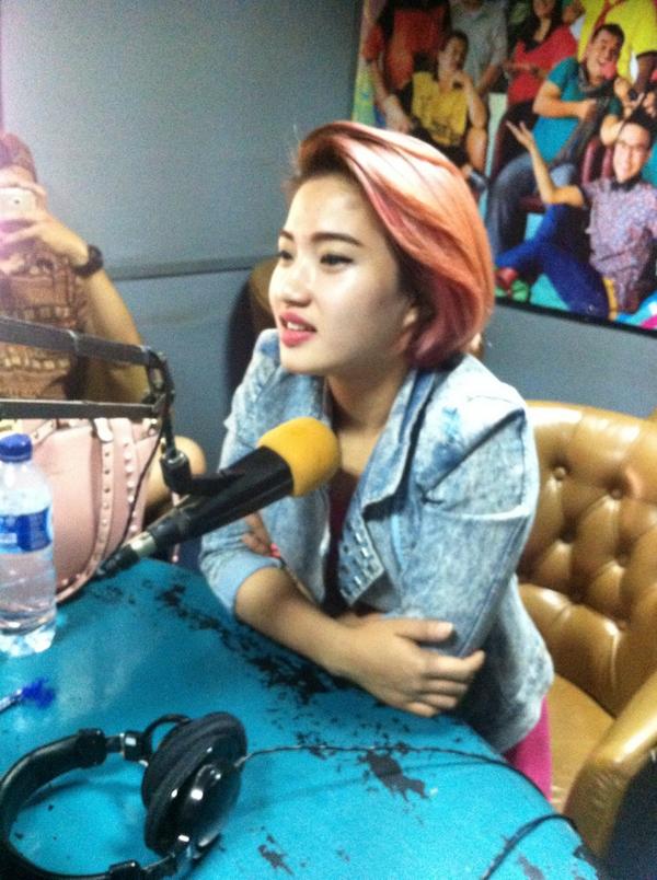 KIKIASISKA_ID's tweet photo. Semangat yah @kikiasiska_05 cc : @KikiIsOfficial @Radiocbb1054fm http://t.co/FV18WJqsl7