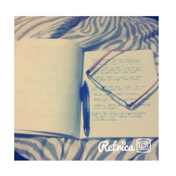 gvafer's tweet photo. Brainstorming Ideas for VINE 📓✏💭💭 and don't forget check out my VINE @rashellgonzalez http://t.co/2yQ80wP4Zl