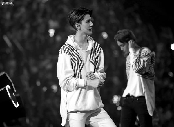 Exothermic12's tweet photo. 140830 THE LOST PLANET IN GUANGZHOU #EXO #엑소 #SEHUN #세훈  Don't edit the pictures&amp;upload to Tumblr. thx. http://t.co/ntY4CUJkAr