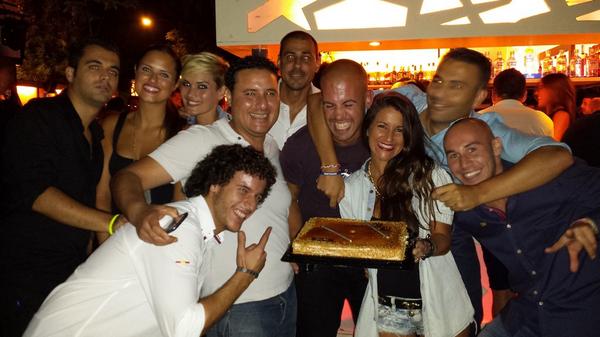 Muchas felicidades al latino de moda <a href="/fdedez/">Alfonso Fernandez</a> !!! Espero q lo pases muy bien un abrazo makina😉