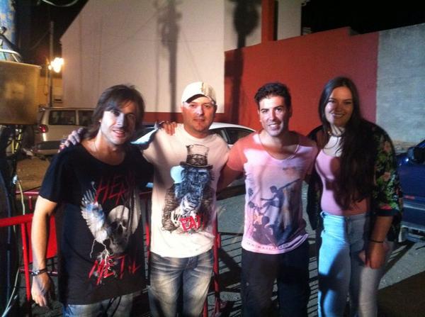 Buenos días Fotito con los artistas  rebelde festival
<a href="/AliciaJimenez_/">Alicia Jiménez</a> <a href="/KanasurOficial/">Kañasur Oficial</a> <a href="/Juan_Delola/">Juan Delola</a> <a href="/FernandoCaroCid/">Fernando Caro</a>