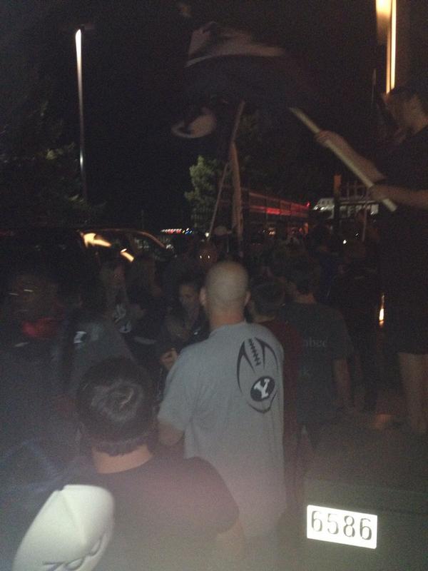 LIVIL0UWH0's tweet photo. “@byuROC: Better pics coming, but for you night owls here are a few from the chaos. http://t.co/OLcWXNF0rM” there's us!;) @aubreelewis