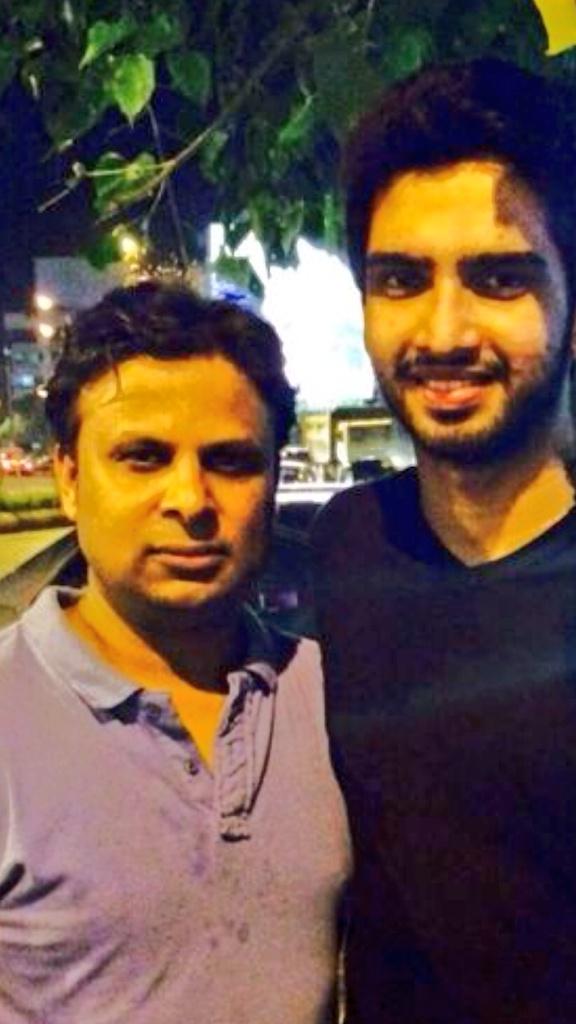 AmaalMallik's tweet photo. Lyrics Of #Naina are by the supremely talented #Kumaar
The man behind hits like #BabyDoll #JummeKiRaat

Google Him :) http://t.co/tThNWK0iC0