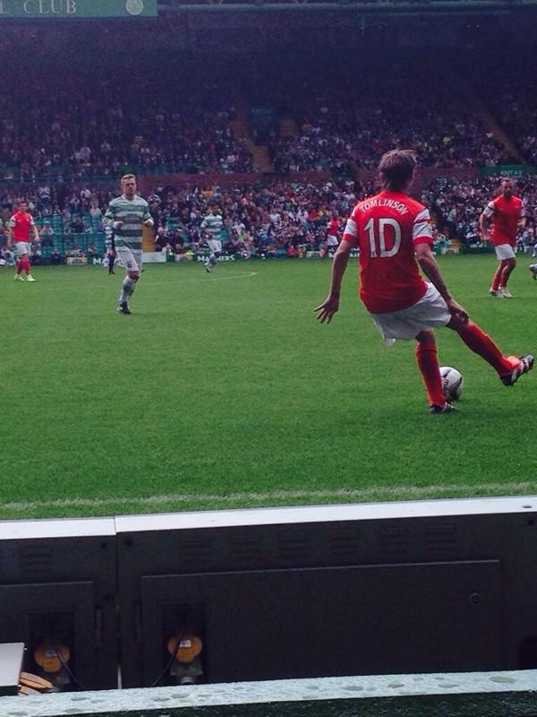 NarryMyDream's tweet photo. "Plays for charity"

"Goes to visit sick fans on his days off"

Ladies &amp; gentlemen

LOUIS TOMLINSON

#ProudOfLouis http://t.co/8kwpa8LeS9