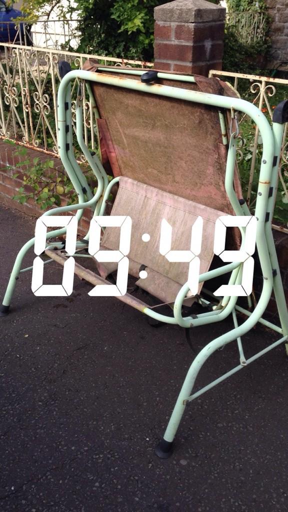 sianijames's tweet image. I left this outside my house. Took 2 hours for some to take it!!! #operationdeclutter #losingmytouch