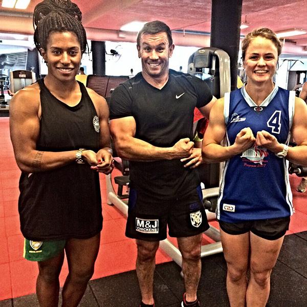 RachelCrothers1's tweet photo. @Aussie7s girls having a flex off with Matty Johns @FOXNRL I think Ellia Green wins with potato biceps like that http://t.co/a8JFb5J4nL