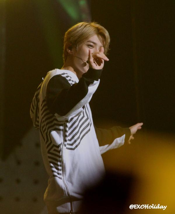 EXOHoliday's tweet photo. 140830 EXO The Lost Planet in Guangzhou #Luhan http://t.co/BSgUegMpgS