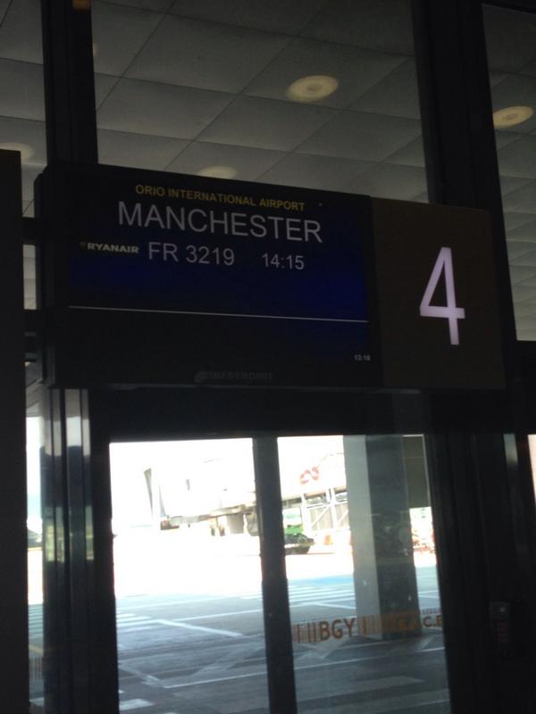 MaxSardella's tweet photo. Si parte per #Manchester! Domani ci aspetta il @Soccerex insieme a @EnricoAmore e la sua #LFScouting! http://t.co/yXTiKyA7P6