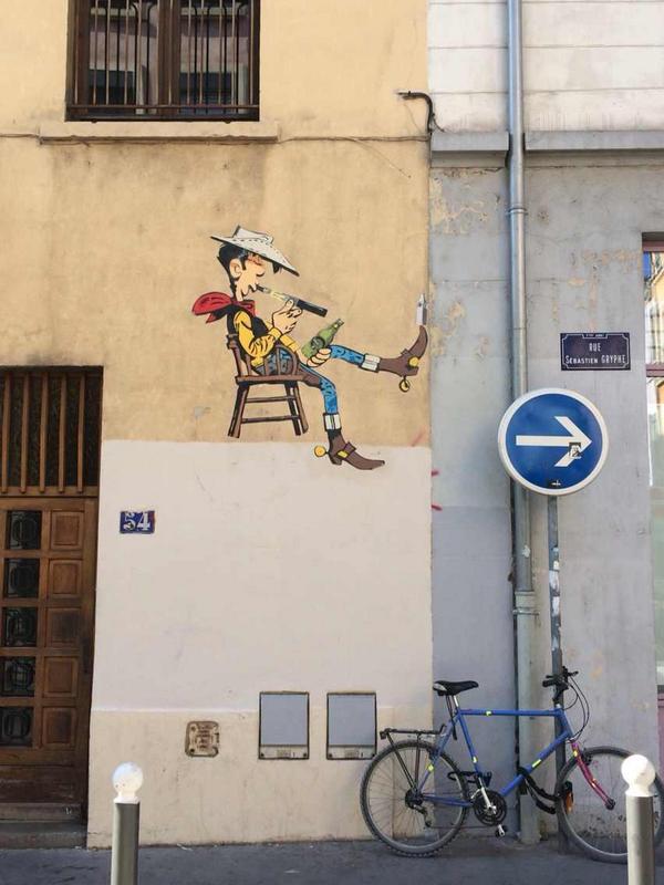 This is Lucky Luke in France.  He used to smoke cigs and now he vapes. Vaping is huge in France now!