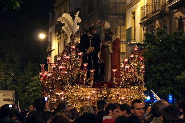 " Por Triana...Camina mi Soberano "
