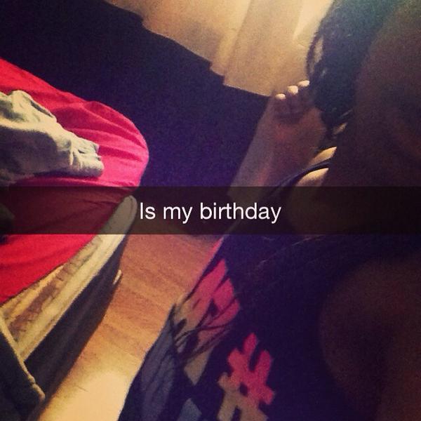 sherylisako's tweet photo. Is my birthday 😘❤️✌️🎈 http://t.co/fsa38niA6Y
