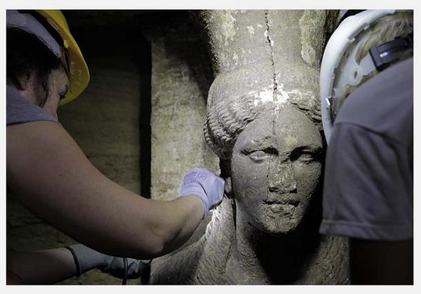 RepowerGreece's tweet photo. "I have so many secrets to tell you" #Caryatids revealed in #Greece #Amphipolis! via @VisitGreecegr #unique #culture http://t.co/z4fwUVUVJH