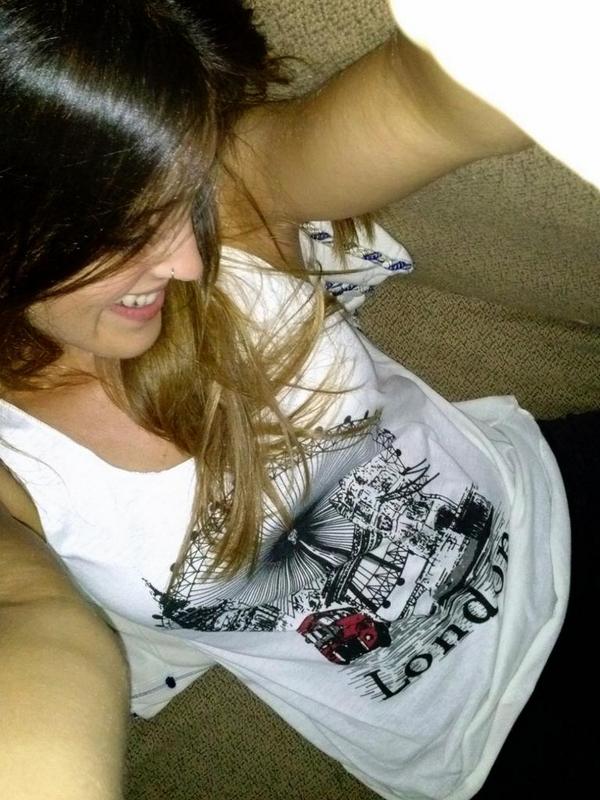 CristinaMrch's tweet photo. Que regalo mas chuli me a traido mi niña de sus vacaciones por Londres @MElenaCruzGarci Gracias cariño! Me encanta :) http://t.co/NT9RiRKr00