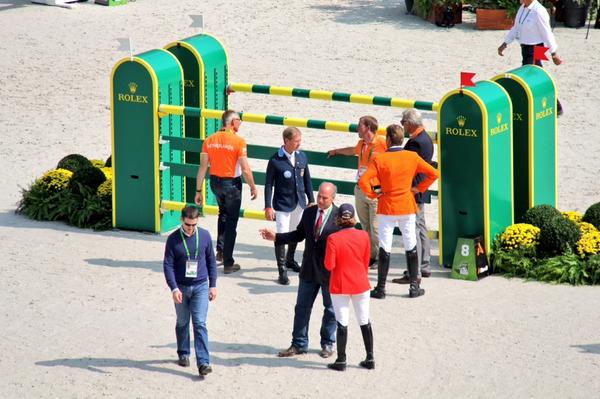 horseandhound's tweet image. It's almost time for the #WEG SJ final four! Riders and chefs d'equipe currently discussing tactics...