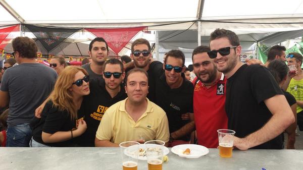ASZSoler87's tweet photo. Buenas cañas!! @pixonxi013 @juandi141 @Curro_Maya @fmarmar http://t.co/ko8aXnNA9a