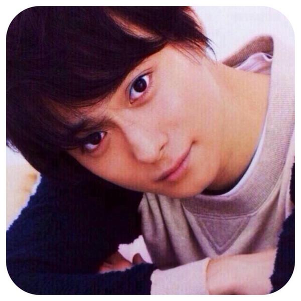 らし On Twitter ねえ 眠いでしょ わかるよー だって手あったかいし 目がとろーんとしてるよ 無意識だろうけど いつもより 甘えん坊だし ね かわいいなぁ おいで 寝よっか おやすみ戸塚さん えびで妄想 とっつー 戸塚祥太 Http T Co