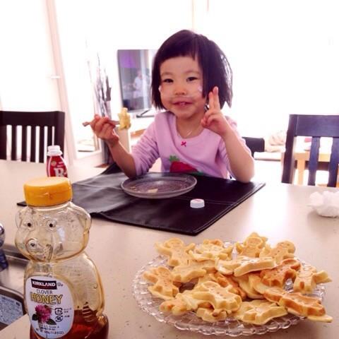 Kj8Topop's tweet photo. ねぇ神様あなたに見える未来は、ひとつだけなの？
この子は、まだまだ生きるからね。
5年生きられないって言われたけど、6歳になったよ
これからも、みんなに笑顔を届けて世界中に出かけるんだよ。 http://t.co/Qv5G50kbxw
