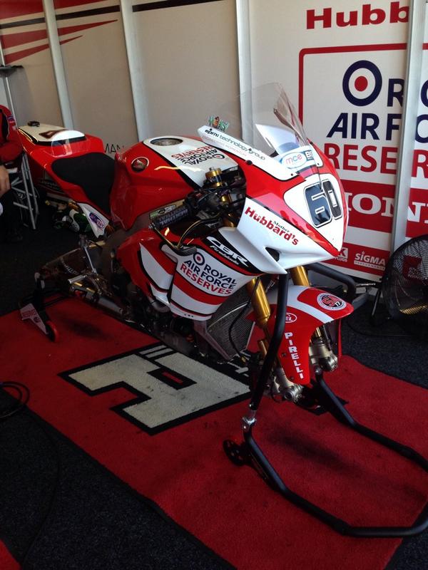 UltimateRacing1's tweet photo. 2 solid races with 2x 7th places for @peterhickman60 @DoningtonParkUK & moving up the standings @OfficialBSB #GoHicky http://t.co/wFSJYczxGe